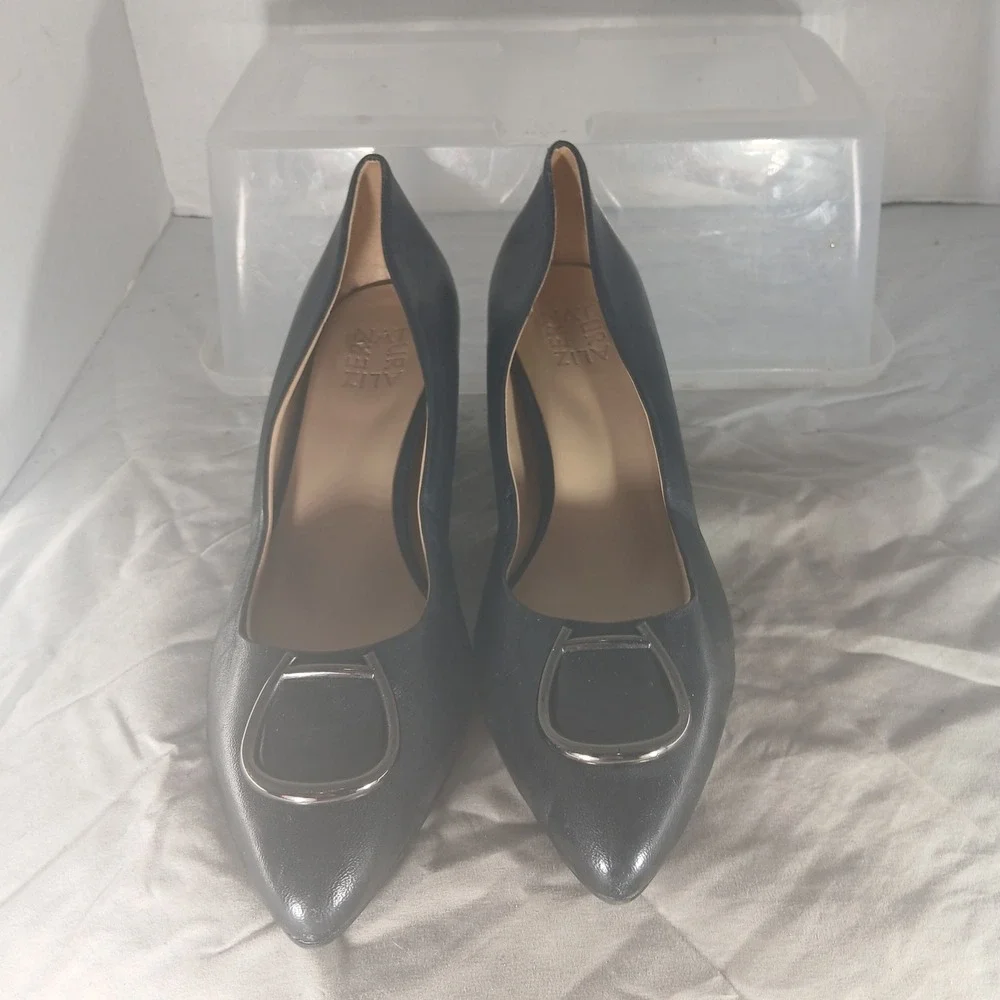 Naturalizer caprice pumps